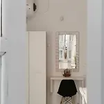 Aura *