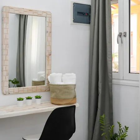 Aura Apartment *
