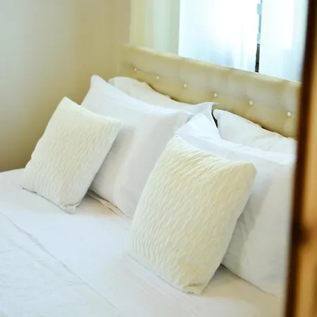 Aura Apartment *